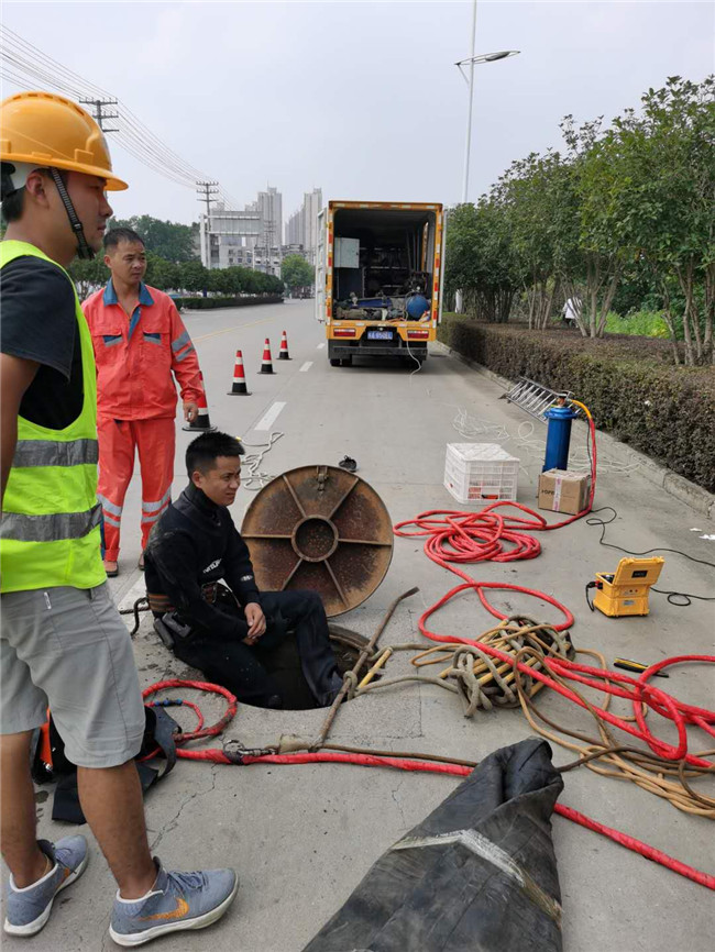 抱由镇翻衬法管道修复技术主要工序